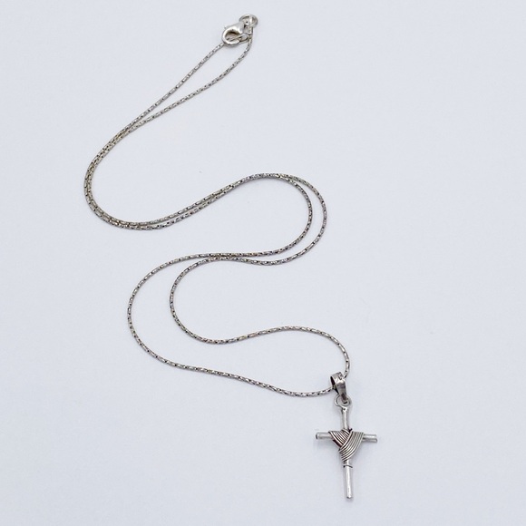 Vintage Sterling Silver 925 Rope Cross Necklace - Picture 8 of 8